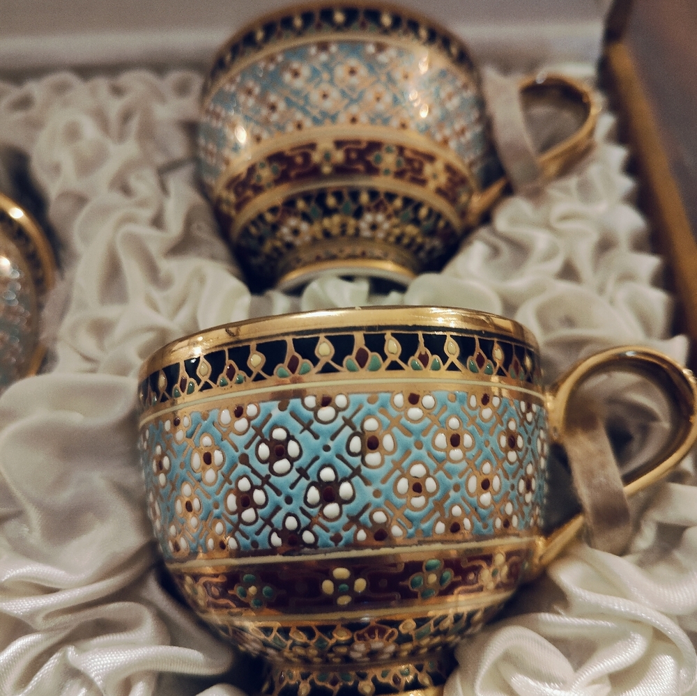 Benjarong Tea Cup & Saucer – Royal Bone China #58316 | Hand-Painted w/ Gold+Box